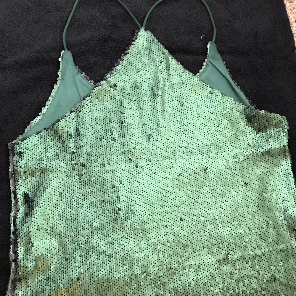 Green sequin top. - Picture 3 of 4